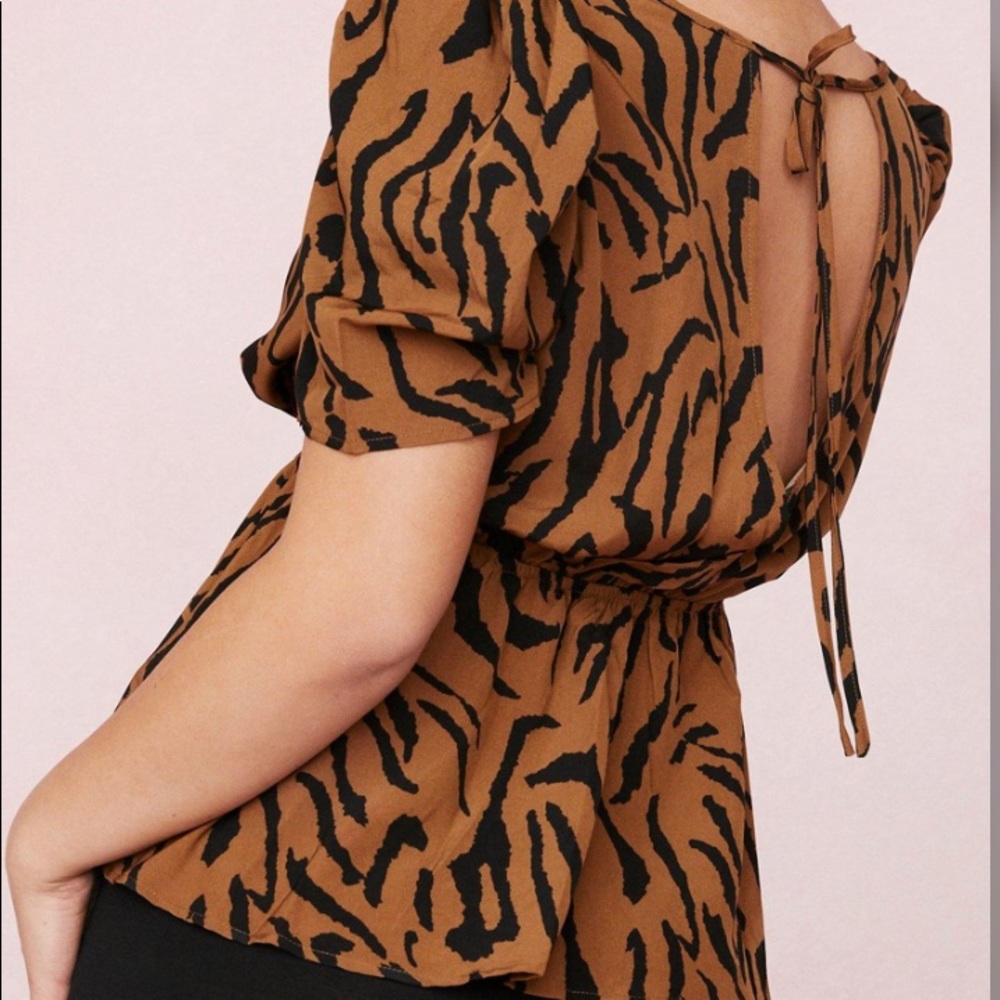 NWOT Nasty Gal Plus Size Tiger Puff Sleeve Blouse